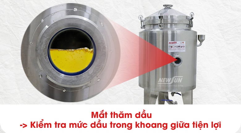 Mắt thăm dầu giúp kiểm tra lượng dầu trong khoang 